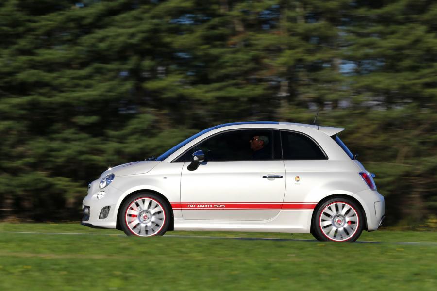  Abarth 595 50th Anniversary Edition 2013 года  (фото 8 из 26)